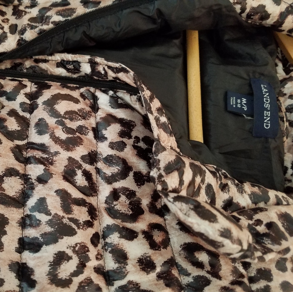 Leopard Print Puffer Jacket - Picture 2 of 4